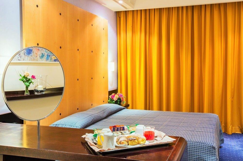 Degli Imperatori Hotel 4*