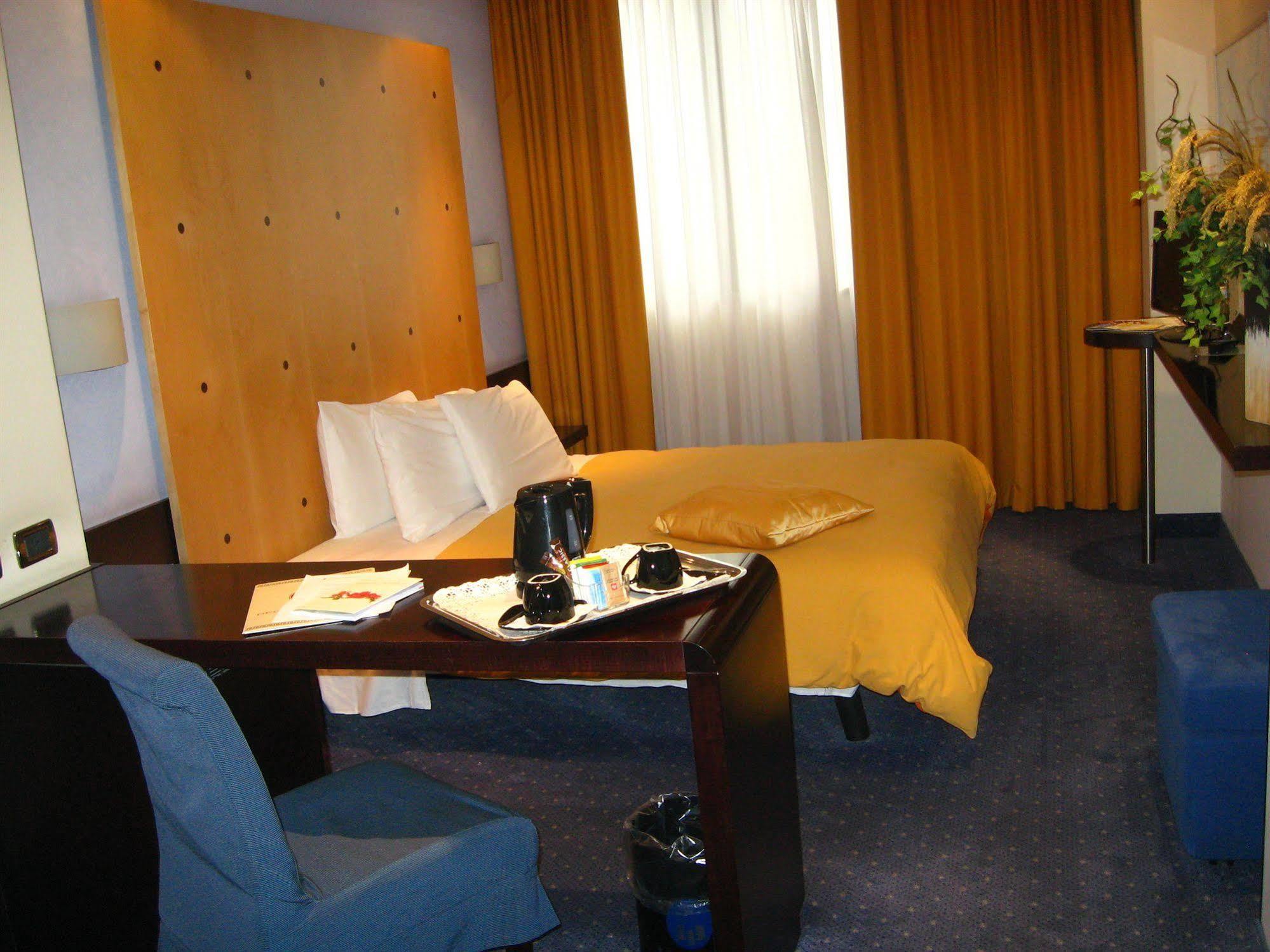 Degli Imperatori Hotel 4*